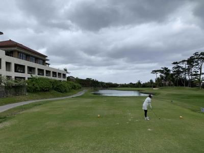 家族で沖縄　2泊3日　マリンスポーツ～観光～ゴルフ　大満足の3日間　その④  リッツカールトン宿泊、夕食、喜瀬カントリーでゴルフ