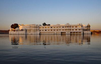 夢幻のインド：　宮殿ホテルとベンガルトラ（ベンガルタイガー）サファリを中心に