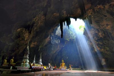 神秘：タムカオルアン洞窟