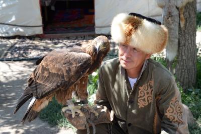 カザフスタン・キルギス８日間の旅（９）スカスカ渓谷、ボコンボエ村