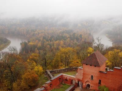 秋のバルト三国美しき古都と城を訪ねてＮｏ．１２＜ラトヴィアのスイスと呼ばれるスィグルダ＞