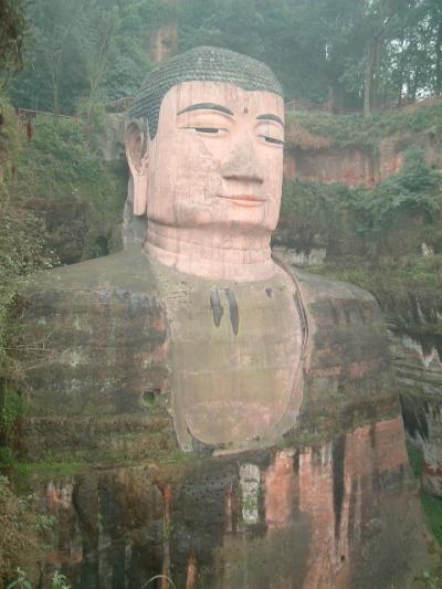 さすが世界遺産　楽山大仏