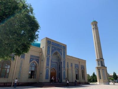 タシケントからザンギアタ廟へ