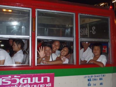 2011 世界一周 ～ ⑭ バンコク ～ 王宮、ワット･プラケオ、ワット･ポー見学、赤バスで出会った女の子たち