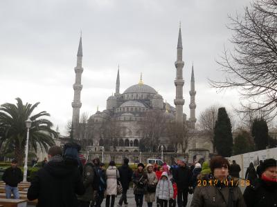 イスタンブール市内観光。天候不良で飛行機大幅乱れてラッキーでした。