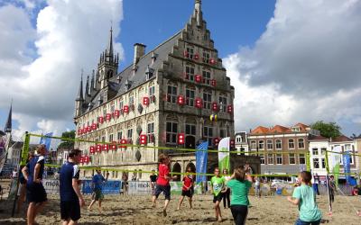 2016夏オランダの旅05：ゴーダの広場はビーチバレー日和