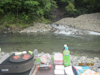 秋川渓谷BBQ十里木ランドでBBQと川沿い景色を楽しんだ後は秋川渓谷瀬音の湯へ、最後は東京で唯一の道の駅八王子滝山でお買い物