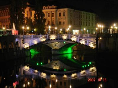 プラハからコトルまで★秋の中欧・南下の旅　⑤　（鍾乳洞大国スロベニア☆２大鍾乳洞、行くならどっち？）