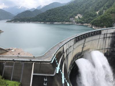 初めての立山黒部アルペンルート（３）観光放水初日の黒部ダム（2021年6月）
