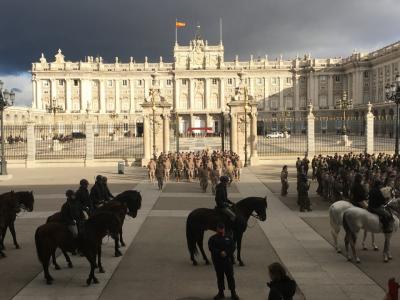 マドリード(Madrid)　4日目(アルムデナ大聖堂、王宮、スペイン広場)