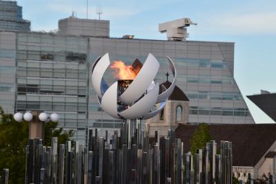 聖火台を見に行ってきました(*n'∀')n ﾊﾞﾝｻﾞｰｲ