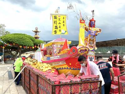 台湾のお盆（六氏先生のお墓参り）