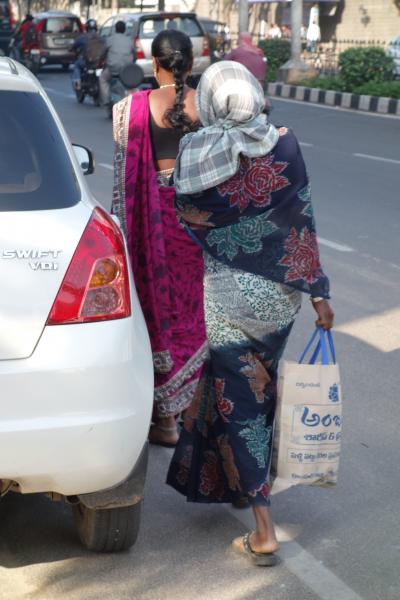 初めてのハイデラバード 3 (出張のついでに17ｰ3) 仕事前に10分だけ、25年ぶりのどきどきインド街歩き。インドはやっぱりおもしろい！
