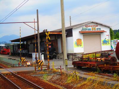 　三岐鉄道三岐線に乗り丹生川駅で降り、三里駅まで２時間歩きました。(２０２１年９月）　　　　　