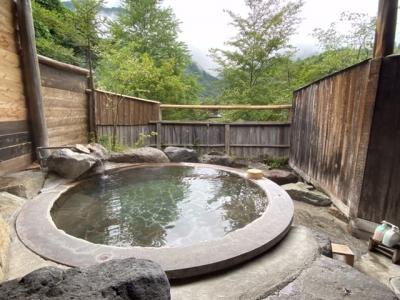 奥飛騨温泉の旅(焼乃湯、クマ牧場、大鍾乳洞)