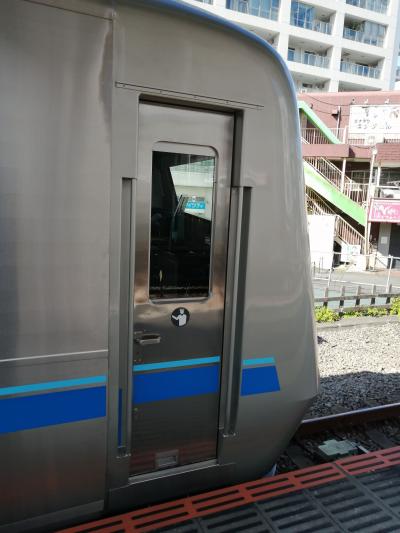 小田急の新車に乗って新宿へ