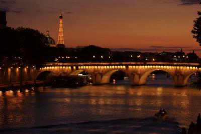 初めてのパリ②ルーヴル、セーヌ川、アメリの運河、洗練されたレストラン、パリ祭のエッフェル塔