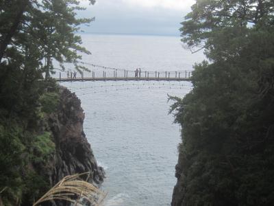 城ケ崎海岸ウォーキング　2つの吊り橋と現れた幻の滝
