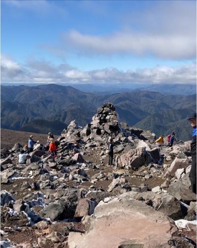 初冠雪の、那須、茶臼岳登りと、ひたち海浜公園のコキア。