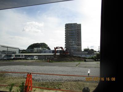 工事その４東海市南側道路開通はなかなかのせまい旧道　２１０７１６金曜