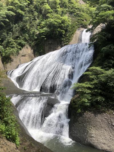 日本三大滝の一つに数えられる奥久慈の「袋田の滝」を鑑賞