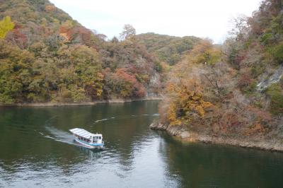 日本百景の一つであり国の名勝、帝釈峡の旅～紅葉の季節なら広島駅発の帝釈峡ライナーで。神竜湖の遊覧船から湖畔の散策で手軽にさくっと楽しめます～