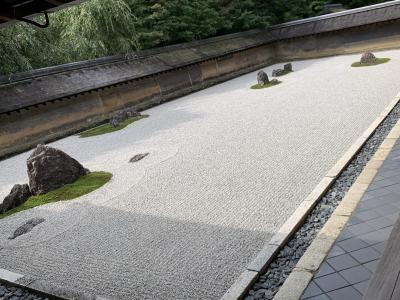 京都さんぽ　　世界遺産　１５個の石の不思議～龍安寺へ