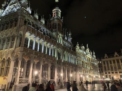 ブリュッセルのグランプラスの夜景とホテルに食事。