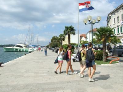 クロアチア6都市8日間 シベニク　海の風景と歴史ある美しい町並み
