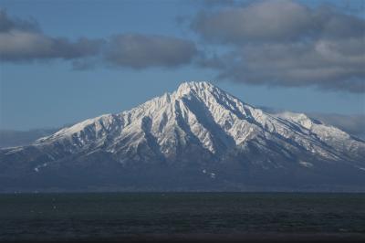 オロロンラインで利尻富士とオジロワシを観て鰊番屋でイクラ丼とたこざんきを頂く。