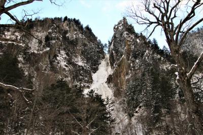 層雲峡で凍った銀河の滝と流星の滝を観る