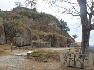 初冬の駒ヶ根ホテルライフ＆日本の城百選の苗木城跡散歩