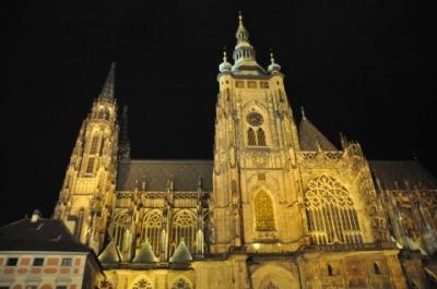 2014年チェコ・ハンガリー旅行記　第15回　プラハ散策その6　ライトアップされた夜のプラハ城を歩く