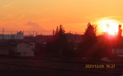 12月29日の日没風景と夕焼け富士