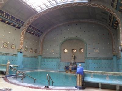 2014年チェコ・ハンガリー旅行記　第25回　ブダペスト散策その2　ゲッレールト温泉で朝湯を浴び、国会議事堂を見学