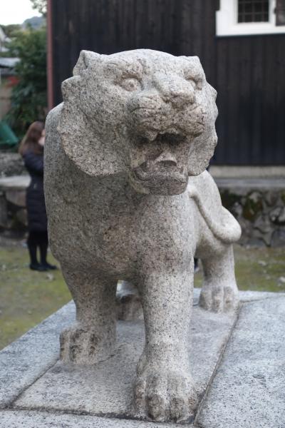 20220102-3 京都 正月二日のお散歩の続きは、祇園さん、高台寺からUnirへ。ちょっとだけ両足院とゑびす神社にも。