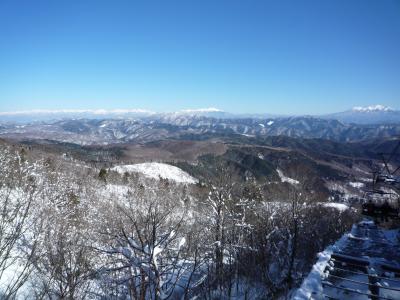めいほうスキー場から岐阜県境の山を望む