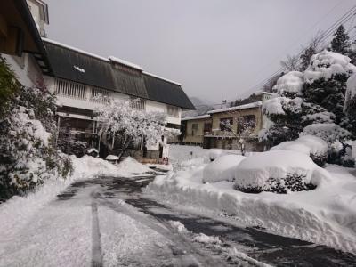 雪見露天風呂と囲炉裏料理満喫