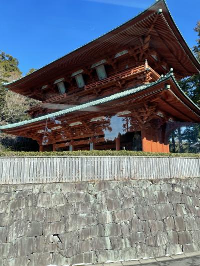 新年早々　高野山へ　弾丸日帰りバスツアー　雪つもるも晴れて気分良し