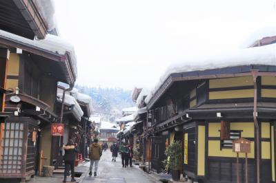 雪降る高山観光