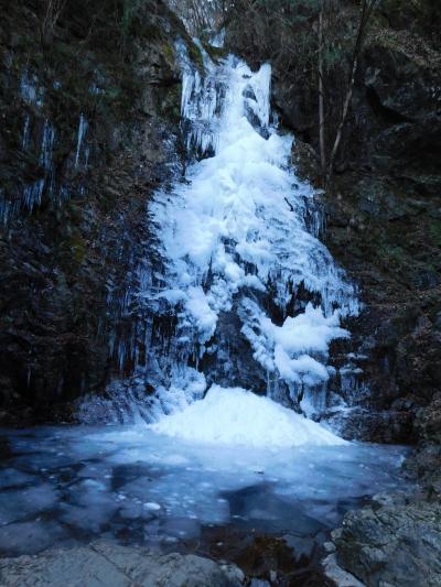 東京でお気軽氷瀑　払沢の滝☆都内で滝が凍るんですねΣ(ﾟДﾟ)