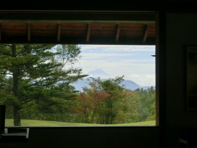 八ヶ岳高原音楽堂からの富士山と八ヶ岳高原ヒュッテからの八ヶ岳の景色