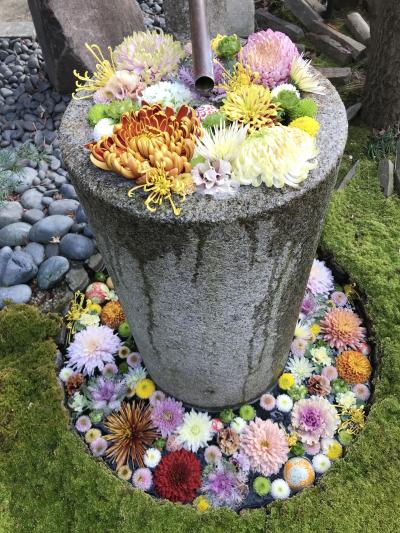 埼玉県　花手水が話題の行田八幡神社　前玉神社