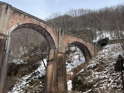 雪のめがね橋