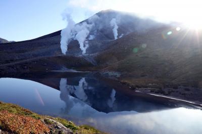 日本一早い紅葉の北海道大雪山旭岳・姿見の池散策と、秘湯を守る会・旭岳温泉湯元勇駒荘