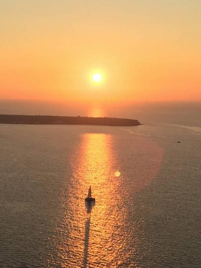 サントリーニ島(Santrini)①到着、そして夕陽。