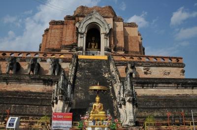 2015年タイ旅行記　第12回　ワット・チェディー・ルアン寺院を見学し、チェンマイ駅へ