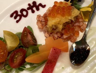 にっぽん丸30周年記念クルーズ: 8年ぶりのデラックスツインに2泊。ディナーは「春日」で。