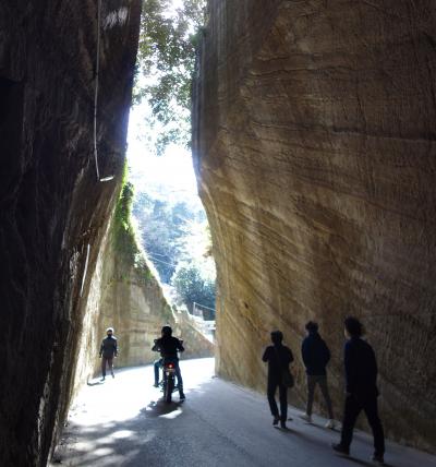 南房総 海岸線の旅 館山･勝浦 ～灯台と切通しと崖観音を巡る１泊２日 の巻～