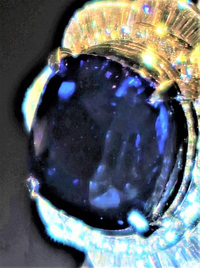 科博-3　宝石展c 　宝石の特性と多様性　彩り　☆サファイア：ルビ―　同鉱物-微量成分の差